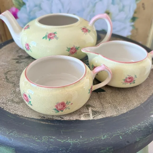 Nelson Ware Vintage Cabbage Roses Tea for One Set - Picture 3 of 3